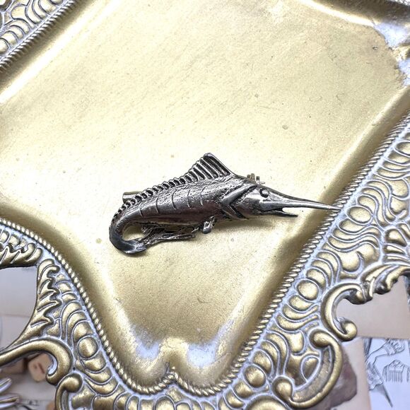 Vintage Silver Tone Swordfish Marlin Fishing Brooch Pin - Picture 1 of 3